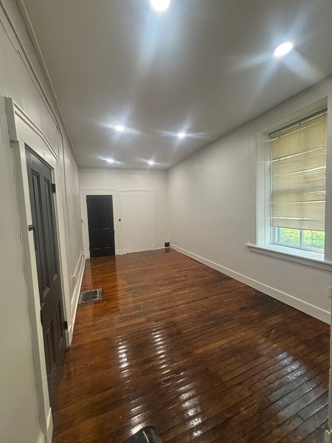 Building Photo - 109 S 6th St Unit 1 Rental