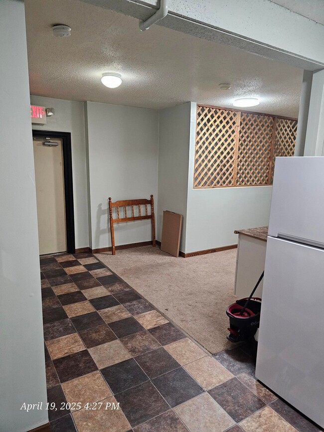 Photo - 615 S Chestnut St Unit Upstairs s