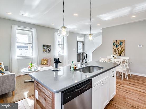 Photo - 4427 Mitchell St