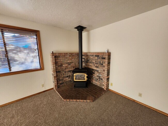 Photo - 3 Bed/2 Bath Single Level Home near Parks ...