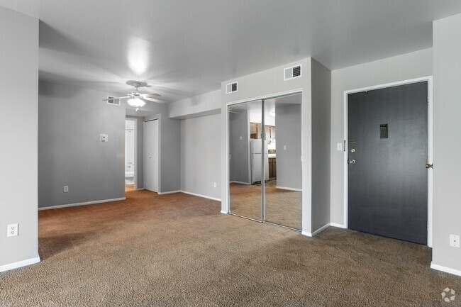 1 Bed/ 1 Bath - Coventry Village