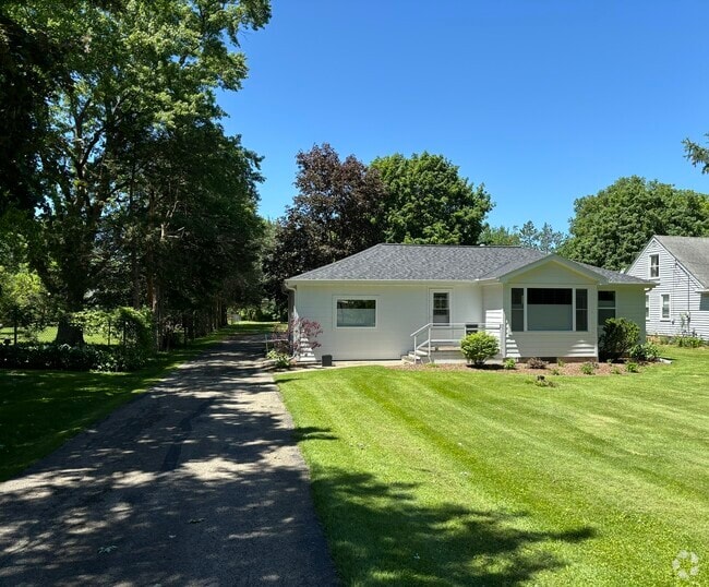 Building Photo - 1445 N Breezeland Rd Rental