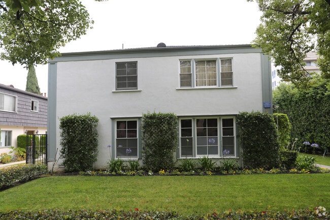 Photo - Maple Dr Apartments