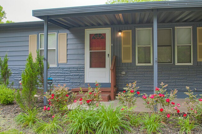 Photo - 10806 Bennington Ave