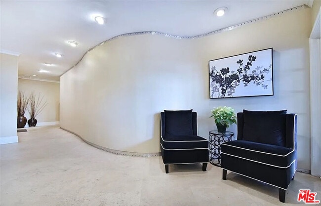 Photo - 8550 Holloway Dr Unit 101