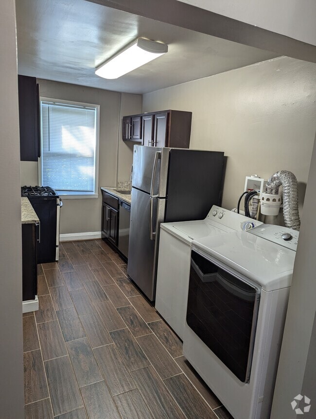 Building Photo - 1 Ballman Ct Unit 2 Rental