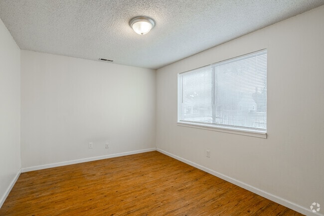 1BR, 1BA - 505SF - Bedroom