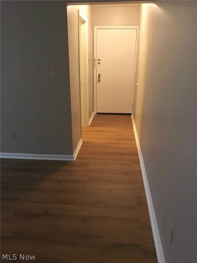 Photo - 13200 Fairhill Rd Unit 3