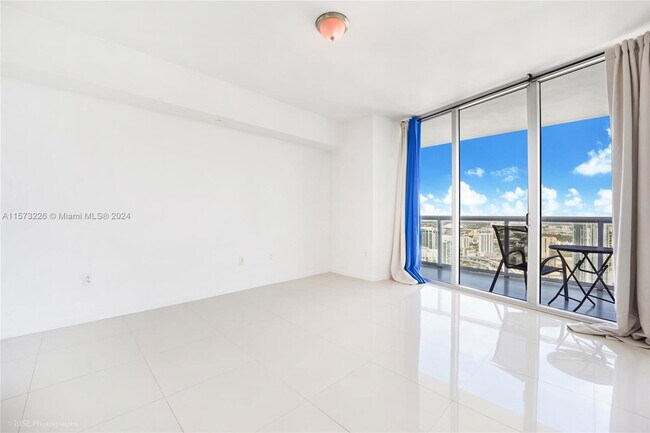 Photo - 465 Brickell Ave Unit 5606