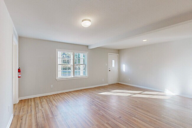 Photo - 409 W Main St Unit B