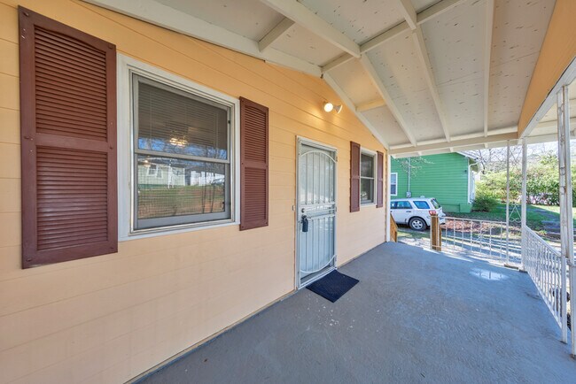 Photo - 1776 Spring Ave