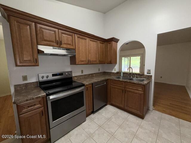 Photo - 2408 Devonswood Rd