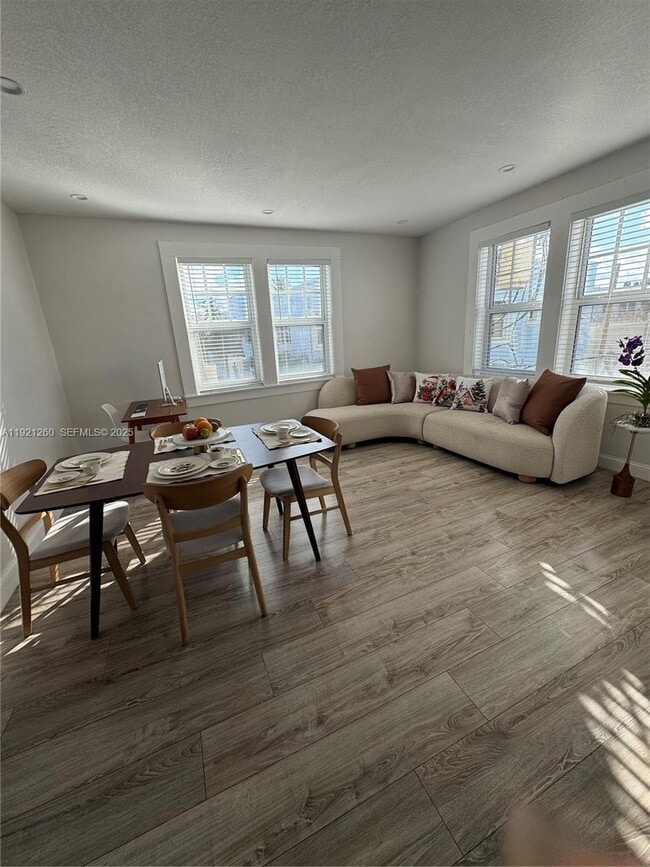 Building Photo - 536 14th St Unit 304