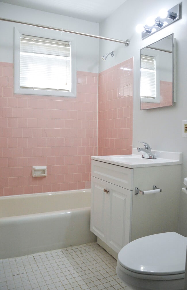 Photo - 3301 C St SE Unit 203