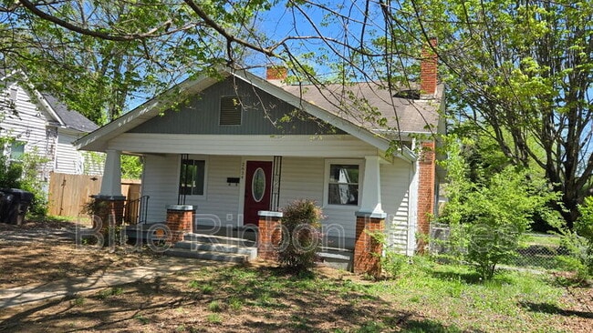 Photo - 2634 Barton St