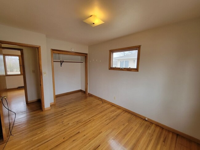 Photo - 4 Bed 2 Bath house for Rent!