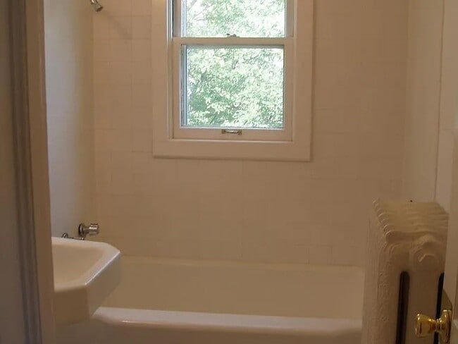 Photo - 4710 Cass St