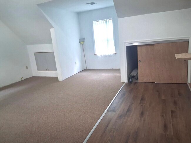 134 Piney Woods Dr Unidad One bedroom