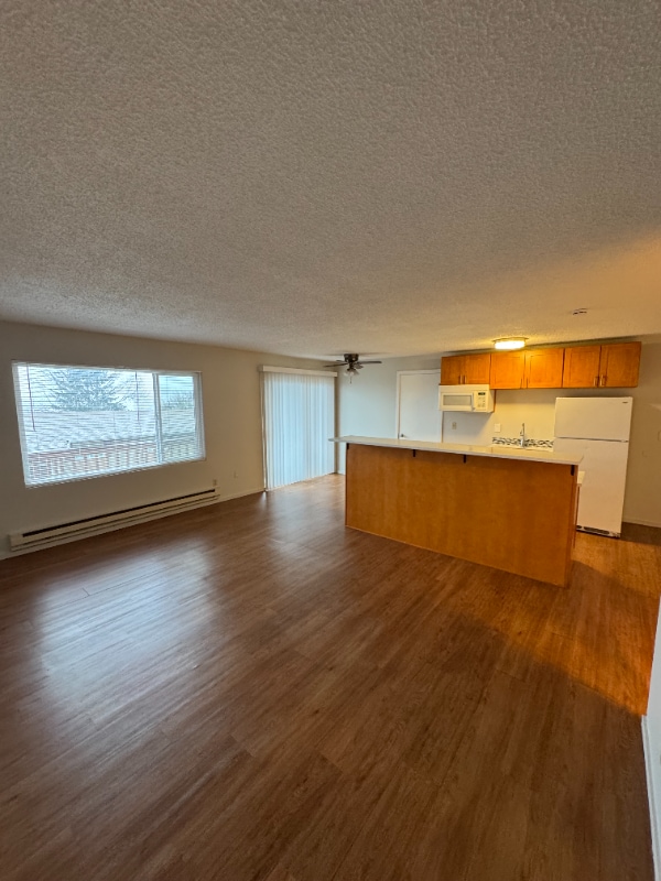 Photo - 308 Summit Ave N