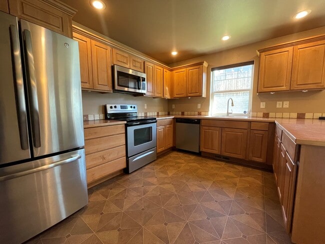 907 Fawn Cir