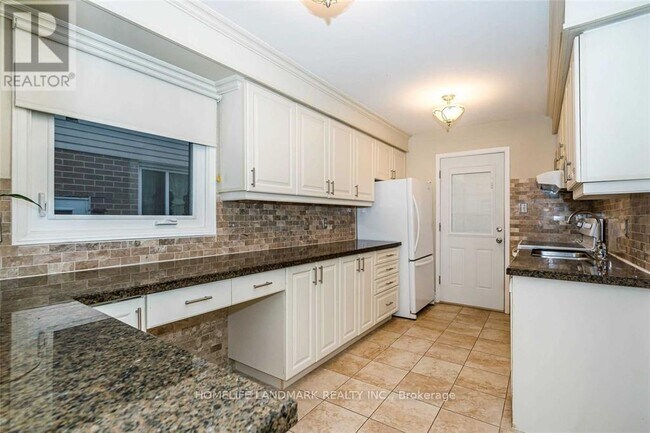 Photo - 23 Bluesky Crescent