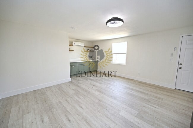 Photo - 1584 N Carruth Ave