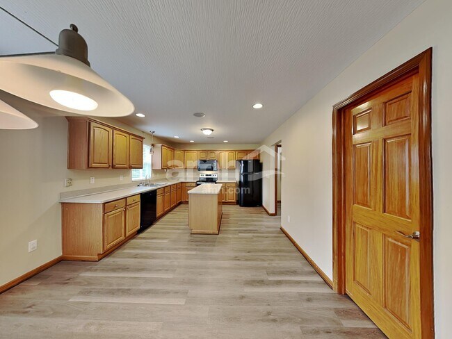 16 Stoney Bluff Way