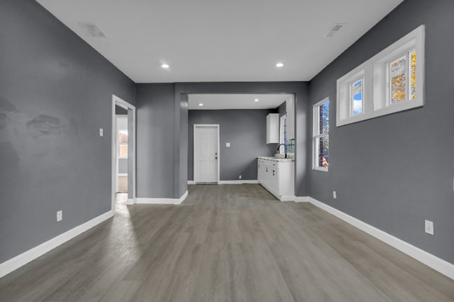 Photo - 3823 Clairmount Ave