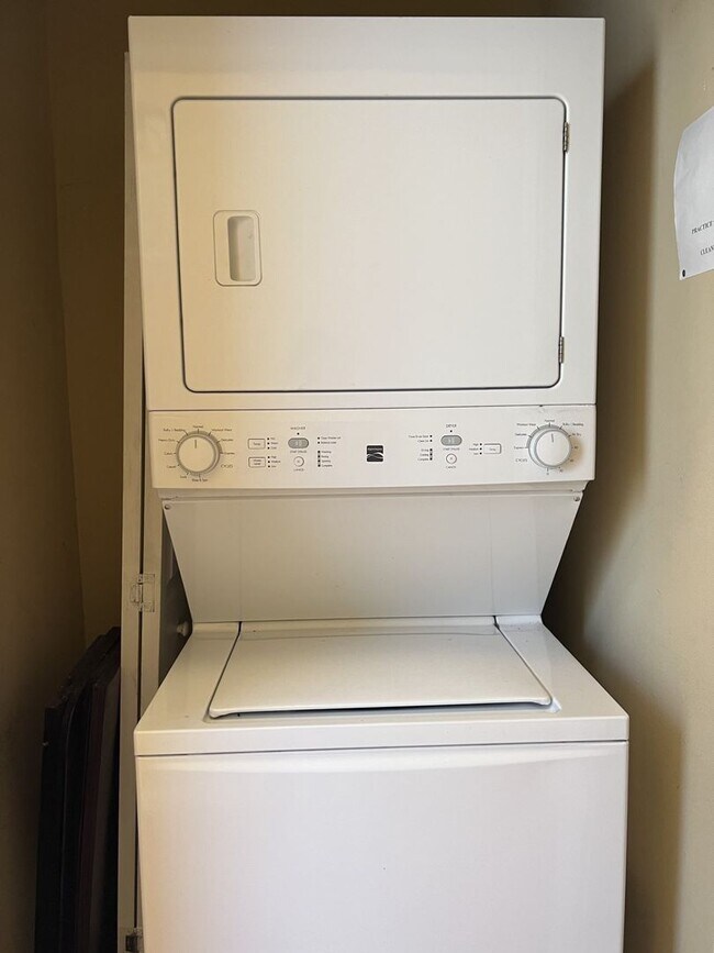 Photo - Cute pet friendly 2 bedroom single family ...