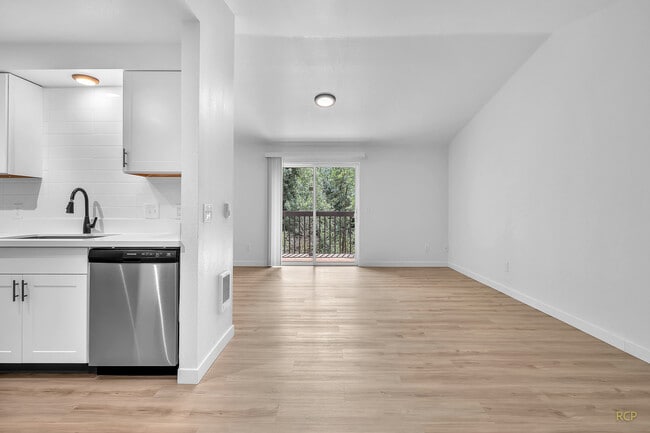 Photo - Bluebird Cozine Creek Apartments