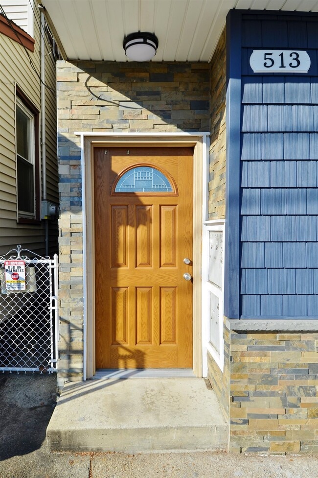 Photo - 513 Avenue A