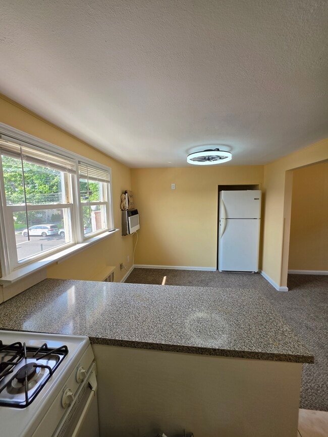 Photo - 889 First Ave Unit 2nd Floor 2 Bedroom Apartment