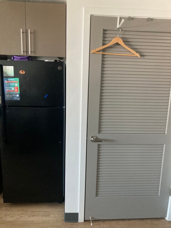 Photo - 1001 S Campus Dr Unidad Studio Apartment at The Green
