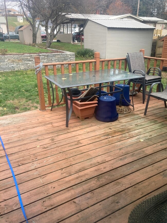 Building Photo - 6 Boynton Dr