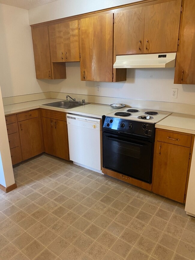 Photo - Ash Street Duplexes