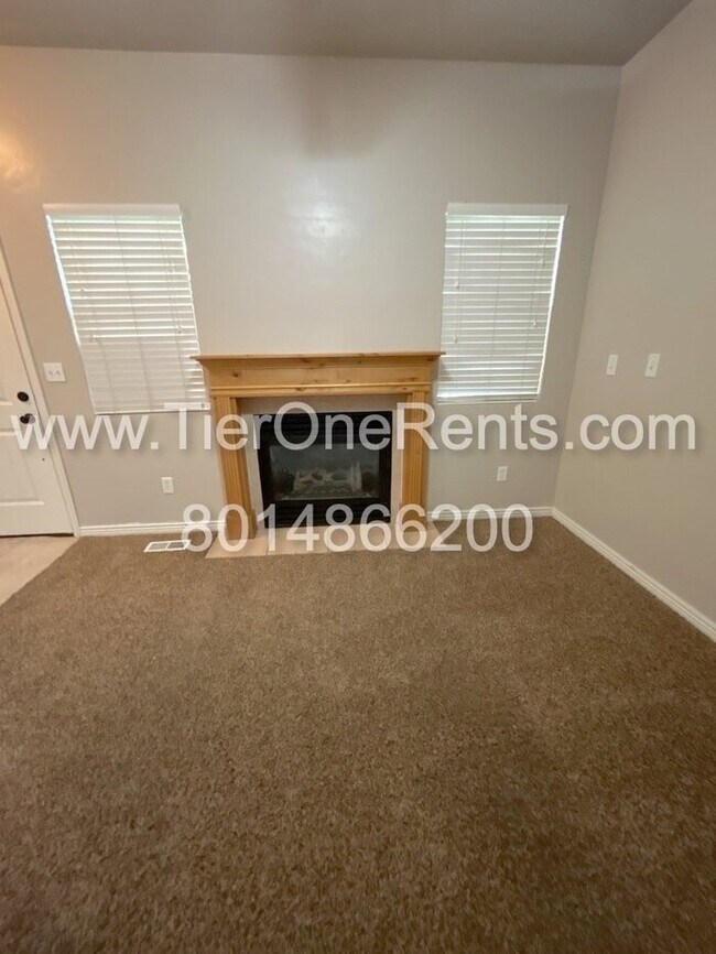 Photo - Move-in special: $500 off First month's rent!