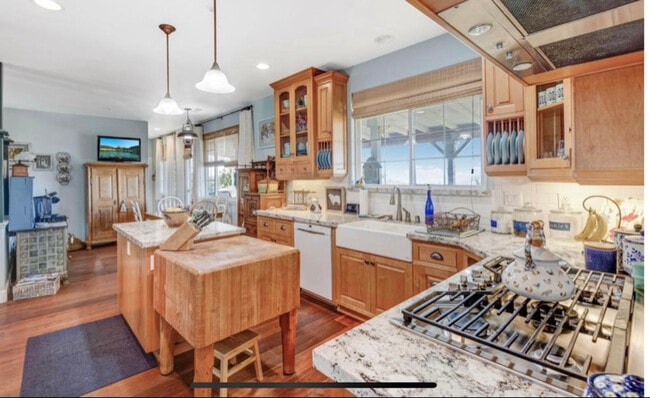 Photo - 2088 Mother Grundy Truck Trail