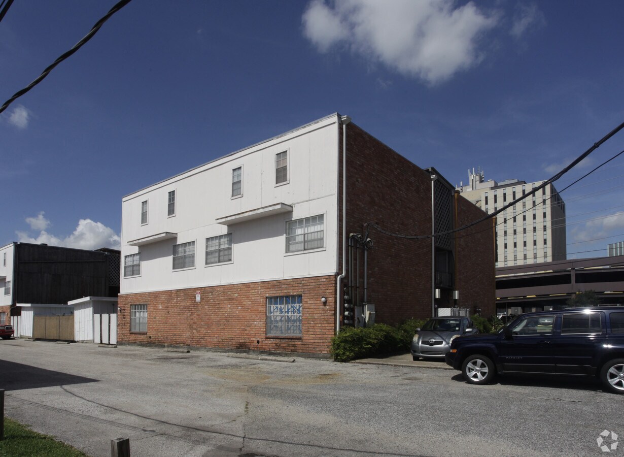 Photo - Ridgelake Plaza Apts