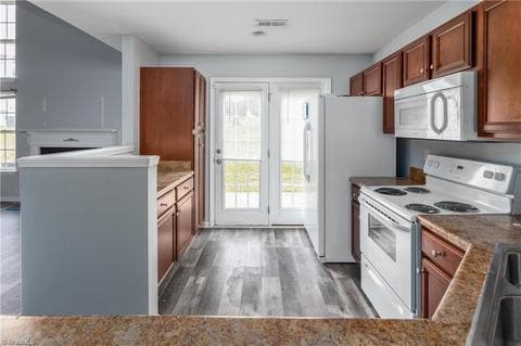 Photo - 225 Blue Robin Way