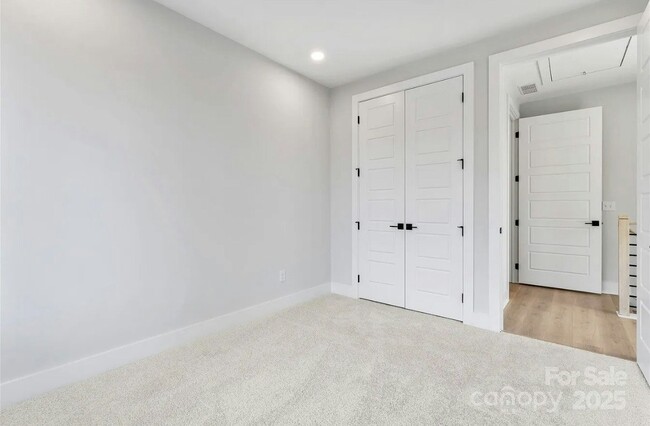 Photo - 3433 Byrnes St