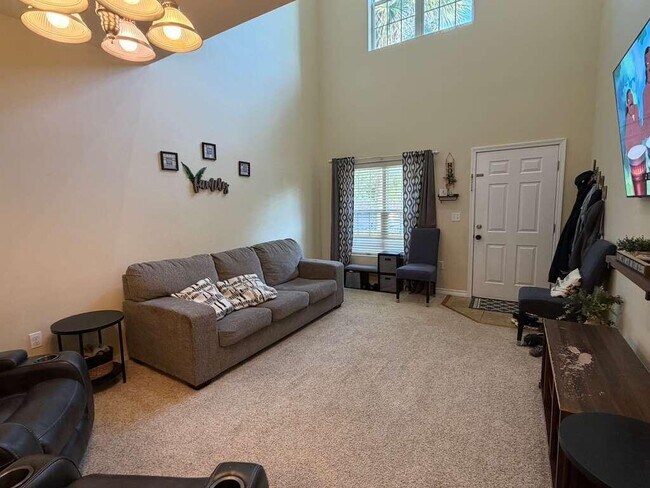 Photo - 1529 Bentley Cir