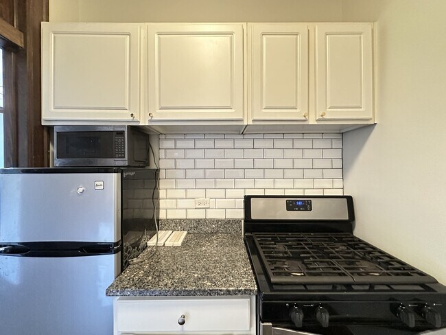 Photo - 1367 E 53rd St Unit 703