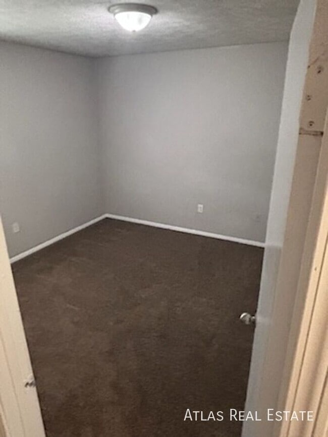 Photo - 129 Sir Scott Rd