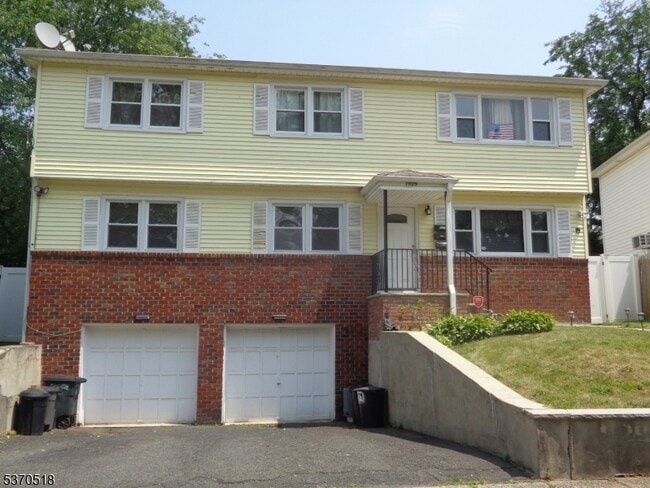 Building Photo - 1025 Kingswood Rd Unit 2 Rental
