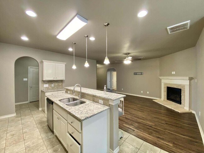 Photo - 7810 86th St