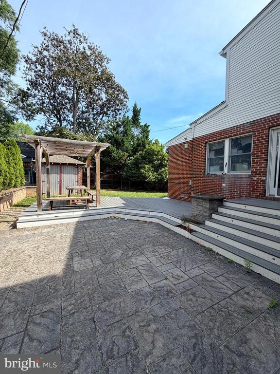 Photo - 109 W Maple St