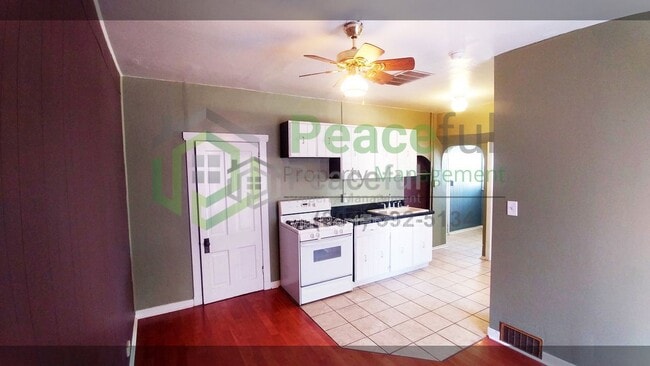 Photo - 217 D St E Unidad 4