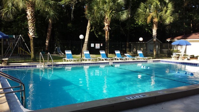 Creekwood Pool - Creekwood Apartments Unit D-06