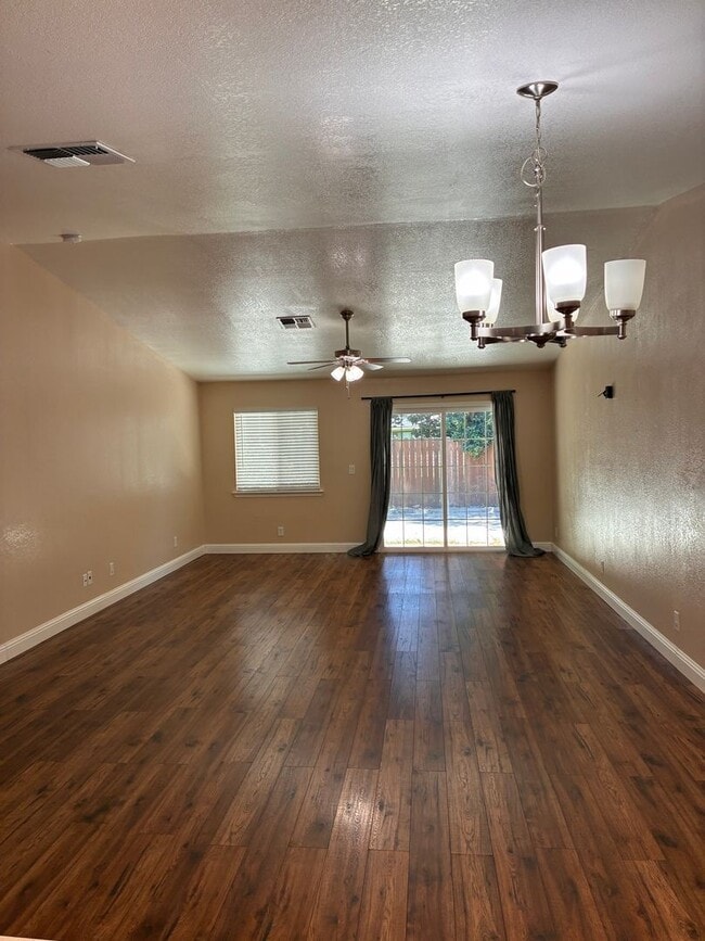 Photo - 1741 Wildflower Cir