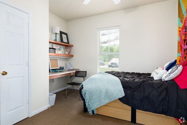4BD, 4BA - 1,442SF - Bedroom
